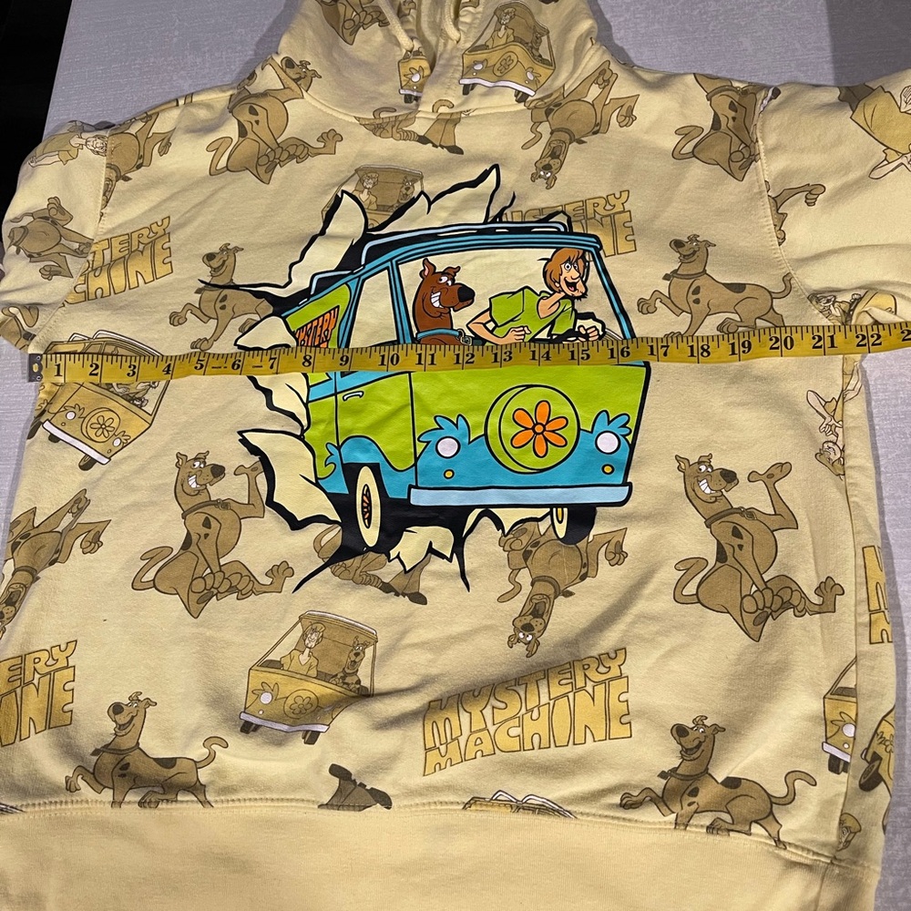 SCOOBY-DOO Yellow Hoodie Size 15-17/XL Jr. Kangaroo Pocket Great Graphic EUC - Picture 8 of 12